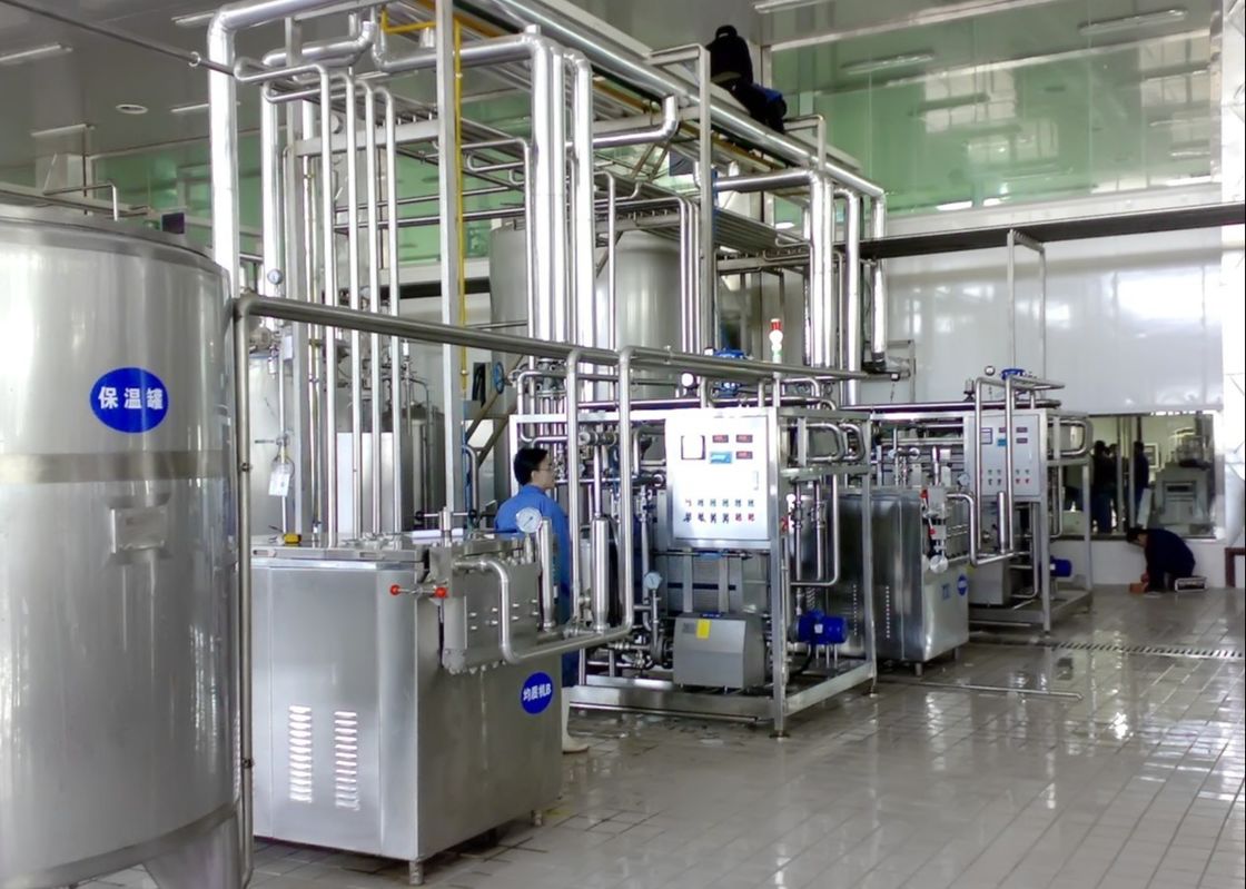 خط إنتاج الحليب CIP أوتوماتيكي بالكامل 200 TPD UHT المزود